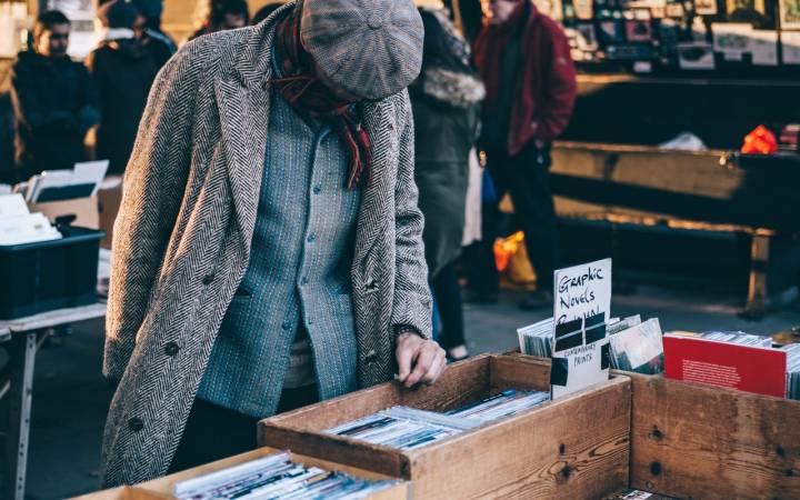 Host a Successful Yard Sale With Your Online Calendar