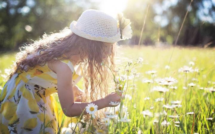 10 Ways to Get Your Kids Outdoors This Summer