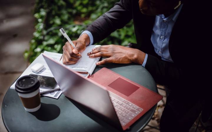 Creative Ways to Make a Productive Outdoor Workspace