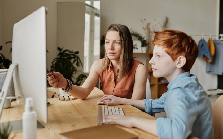10 Tips to Create Better Work-Life Balance With a Digital Calendar for Single Working Parents