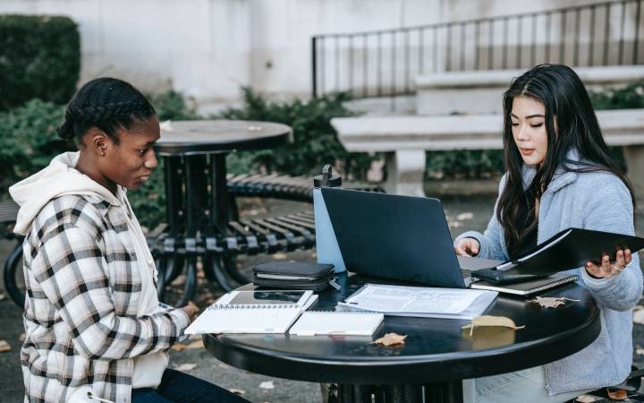 Task List vs. Calendar Reminders: Which is Better in Outlook?