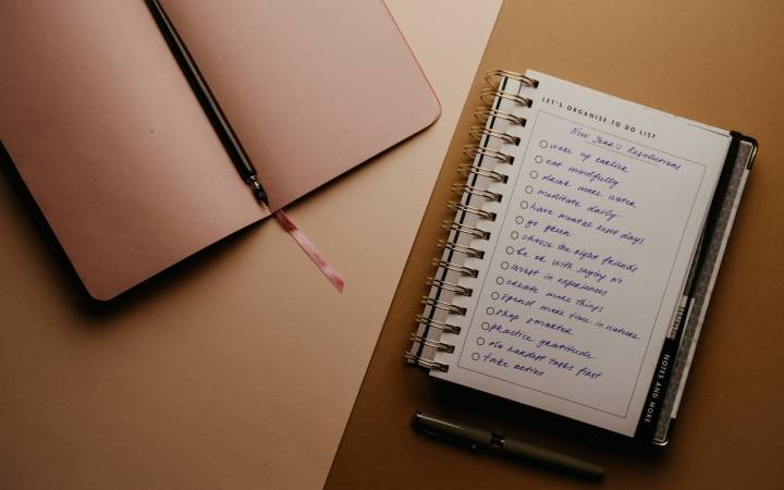 Conquering Your New Year’s Resolutions: A Calendar-Powered Guide