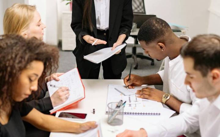Meeting Formats That Drive Decision Instead of Updates