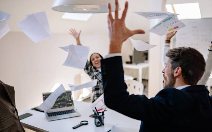 The Weekly Dashboard High Performers Rely On