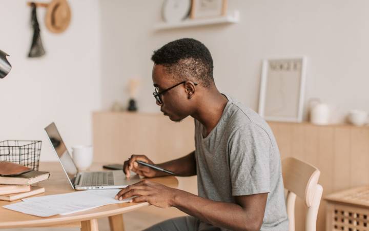 How Much Should You Charge as a Freelancer? A Rate-Setting Guide
