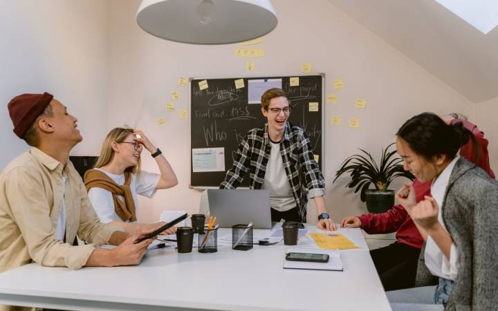 How Small Teams Beat Big Companies on Focus and Speed